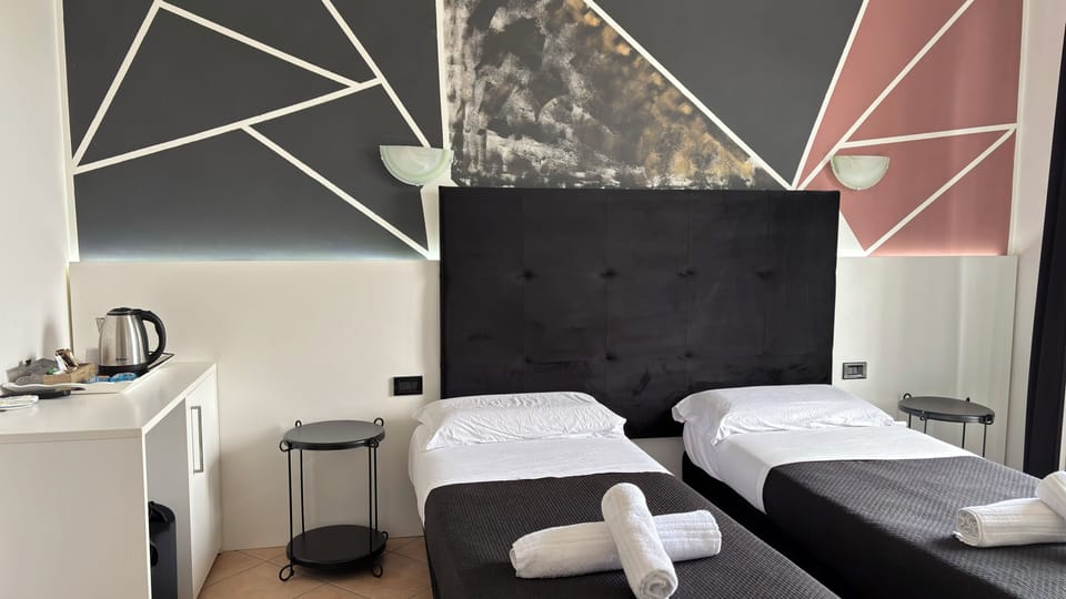 Classic Twin Room | 1 bedroom, desk, laptop workspace, WiFi (free)