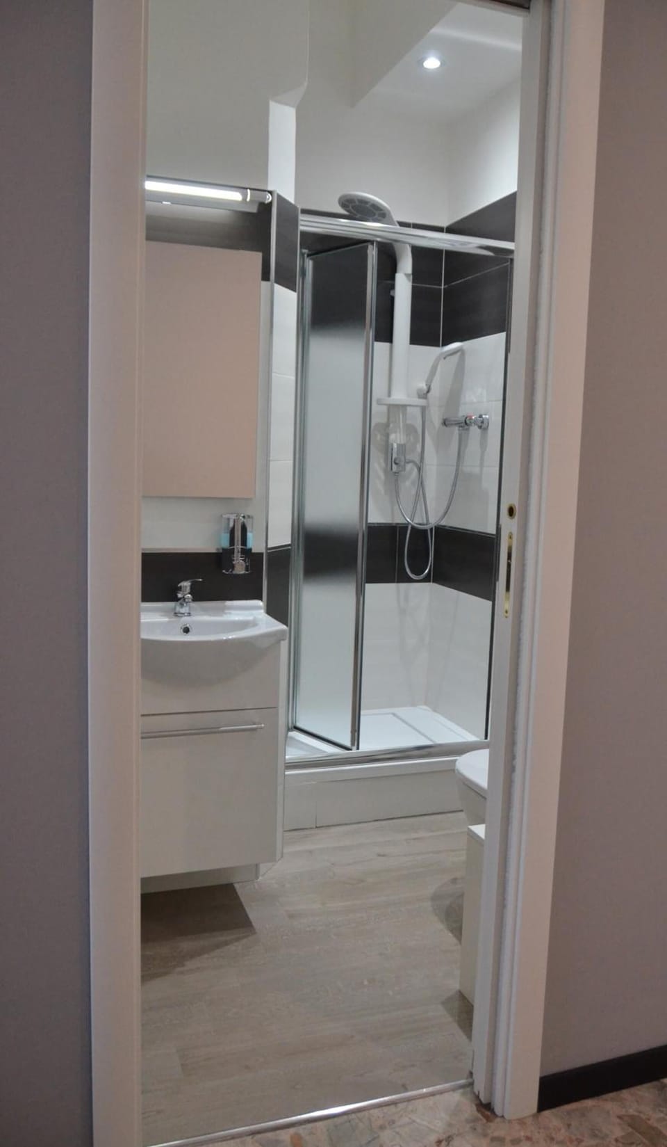 Shower, free toiletries, hair dryer, bathrobes