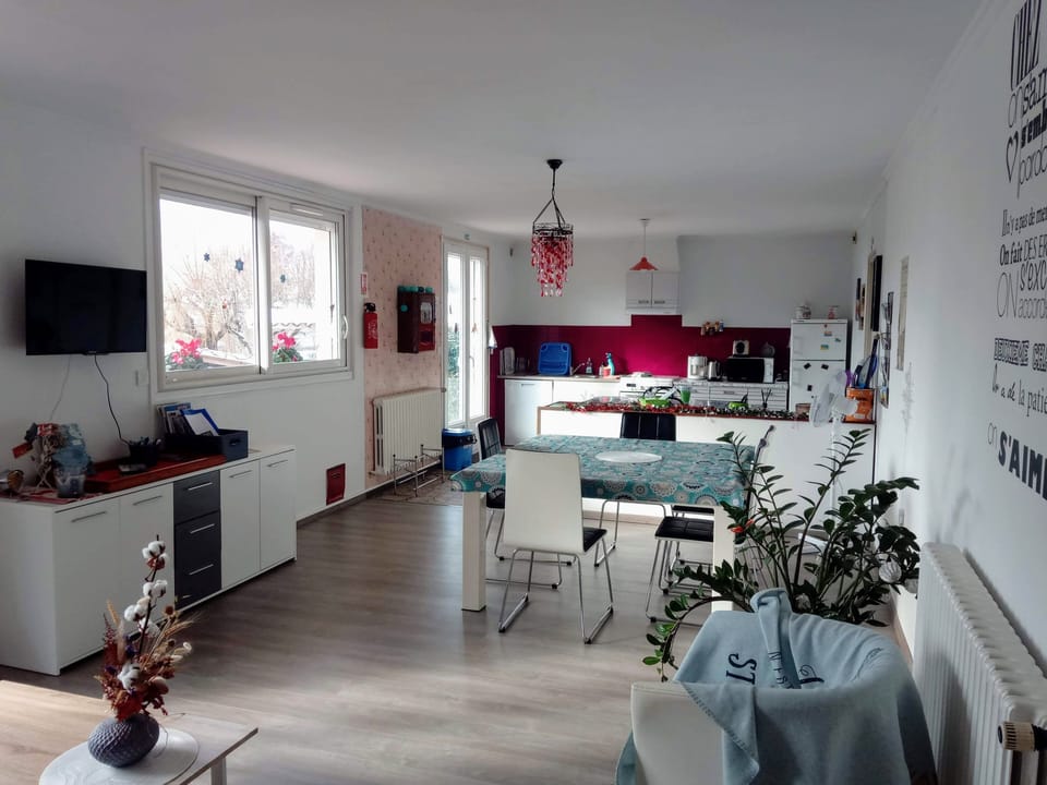 Superior Apartment, 2 Bedrooms, Ground Floor | Living area