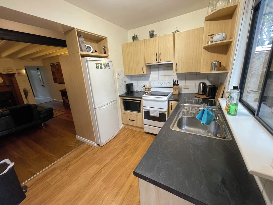 Full Kitchen
hob, oven, sink and fridge freezer.
Pod coffee maker