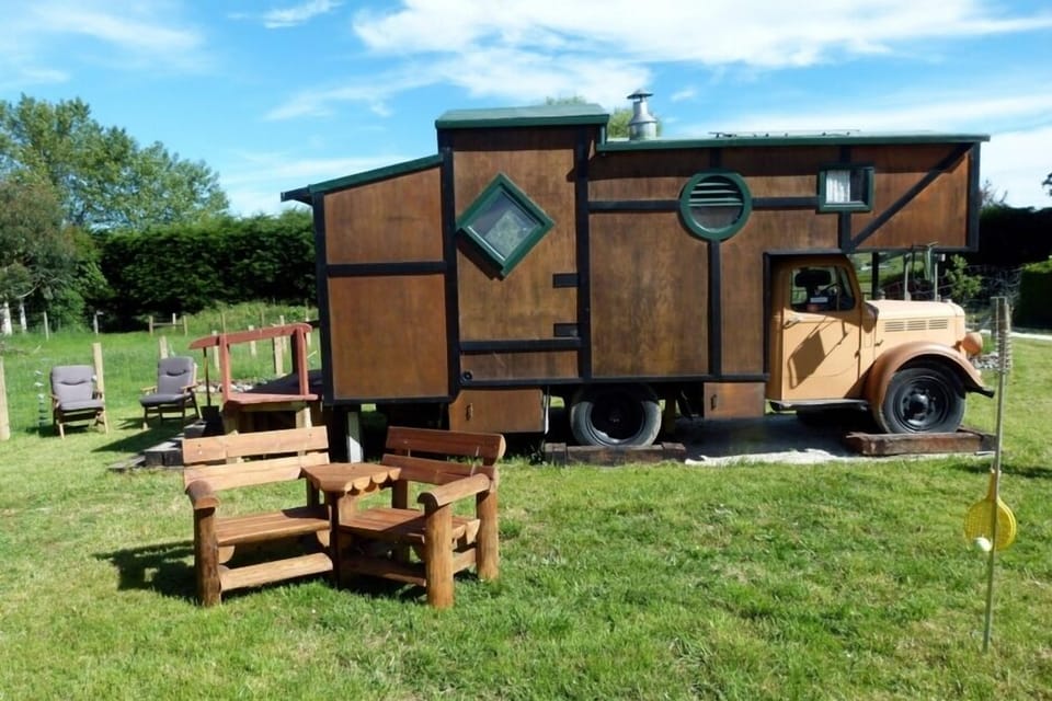 House Truck - side view