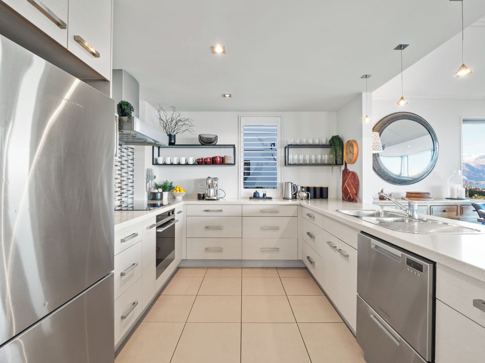 Full kitchen with all new appliances
