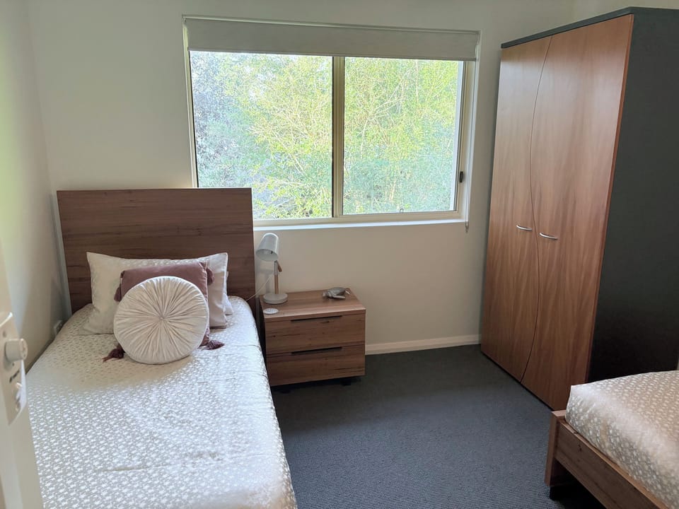 Bedroom 3 - 2x single beds