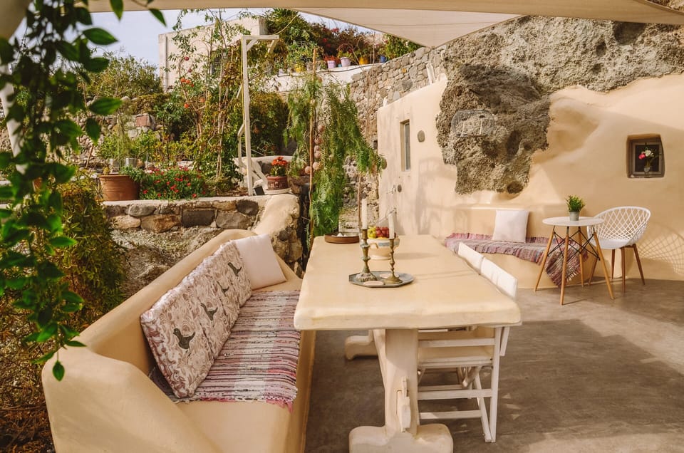 Aloni, the dining patio is inviting you all day to enjoy the summer outdoors