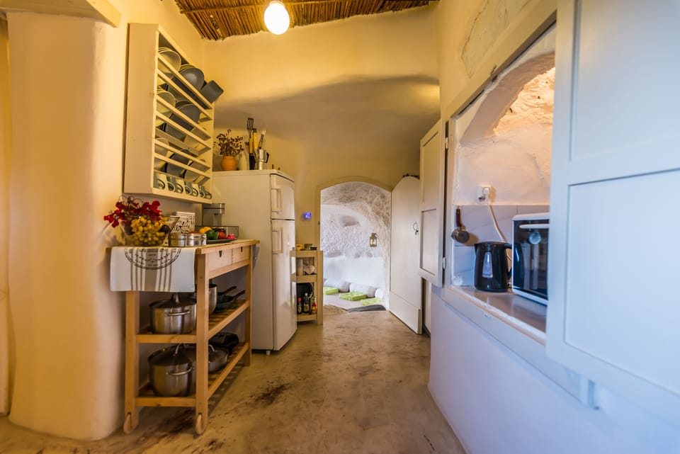 Aloni, Kitchen: fully equipped for 9 persons 