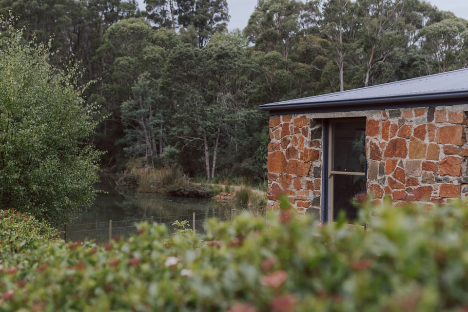 Naivasha Cottage is set in the bush, right on a lake