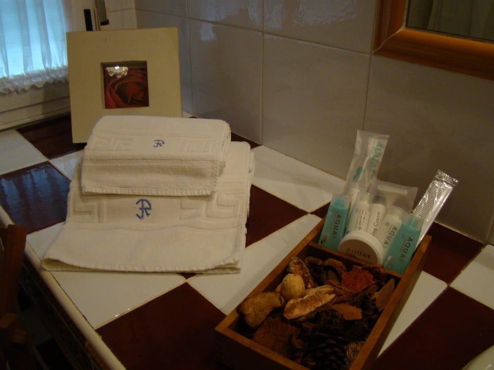 House, 4 Bedrooms (La Galana) | Bathroom amenities | Free toiletries, hair dryer, towels, soap
