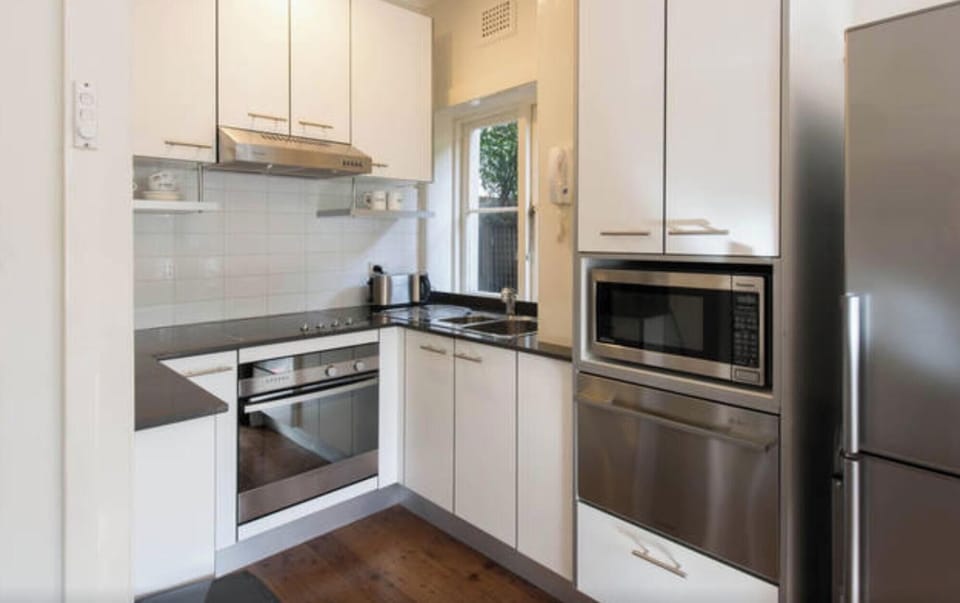Fully equipped kitchen, with free coffee and tea.