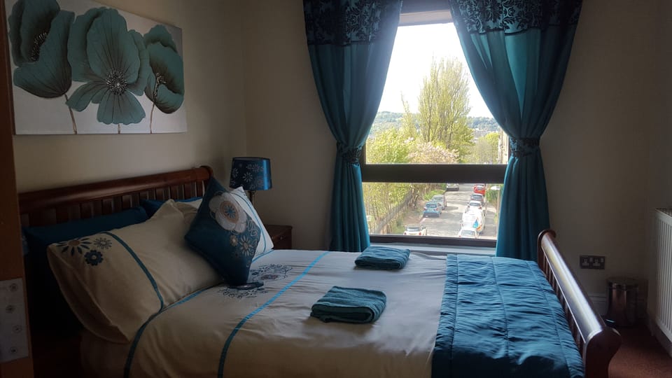 Bedroom 1
1 Double bed