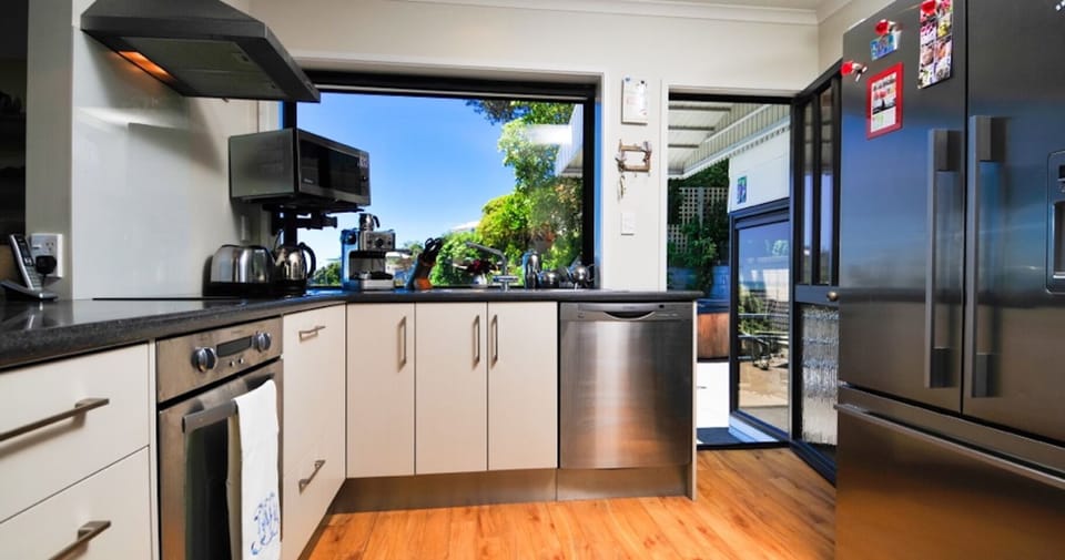 Fully equipped kitchen with dishwasher, coffee machine, microwave etc.