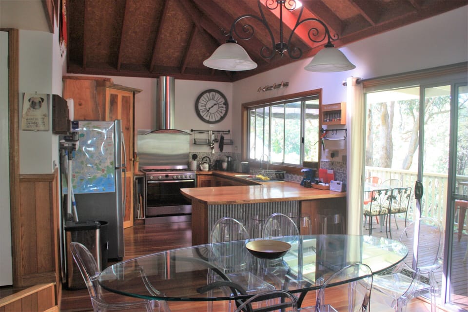Dining & Country style kitchen