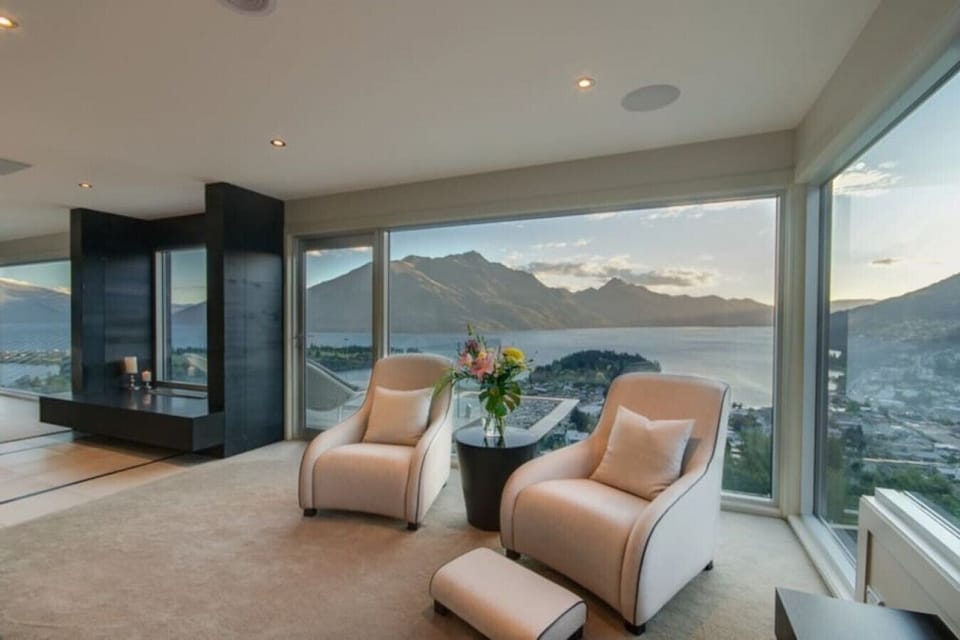 Lake Wakatipu Views