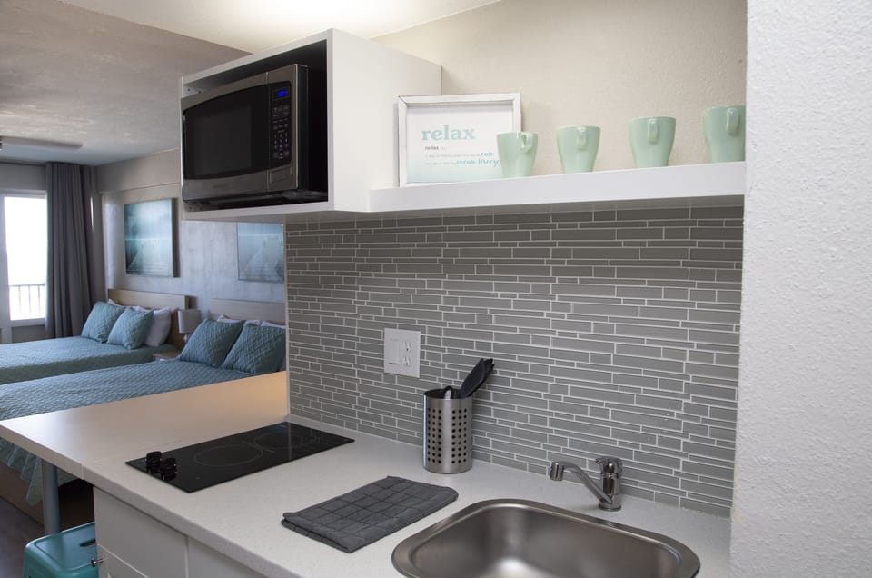 Premium Studio Suite, 2 Queen Beds, Kitchen, Ocean View | Private kitchen | Mini-fridge, toaster, cookware/dishes/utensils, paper towels