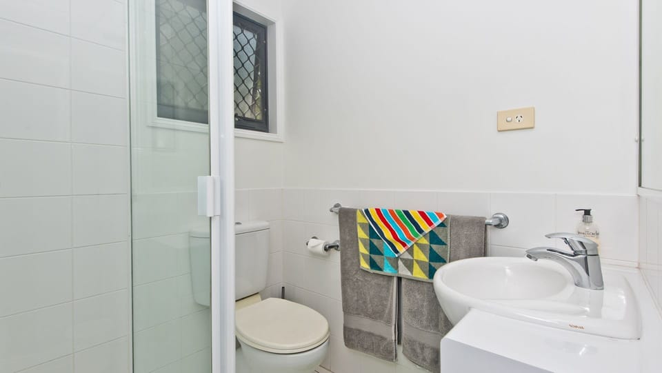 Ensuite off bedroom 1