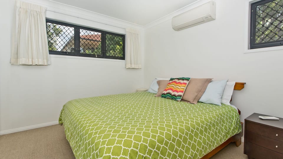Main bedroom - king bed