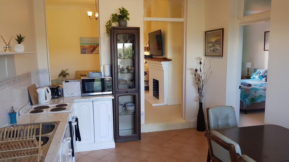 Apartment 3 - The Coachhouse (103)