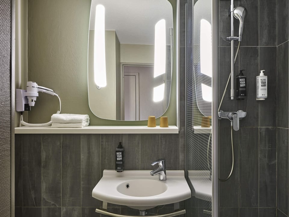 In-room safe, desk, soundproofing, iron/ironing board