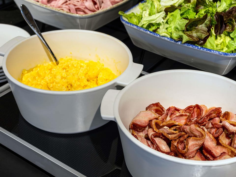 Daily buffet breakfast for a fee