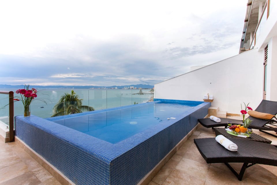 Private pool