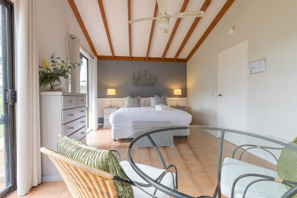 Hunter Gleann Cottage- King bedroom with private sitting space.