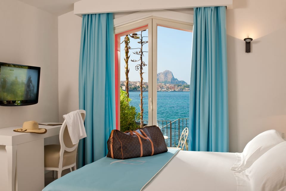 Small Villa | Premium bedding, minibar, in-room safe, desk