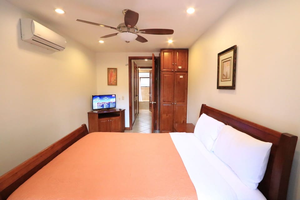 Guest bedroom