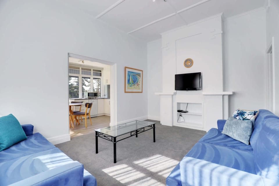 2 x 3 seater comfortable lounge suites