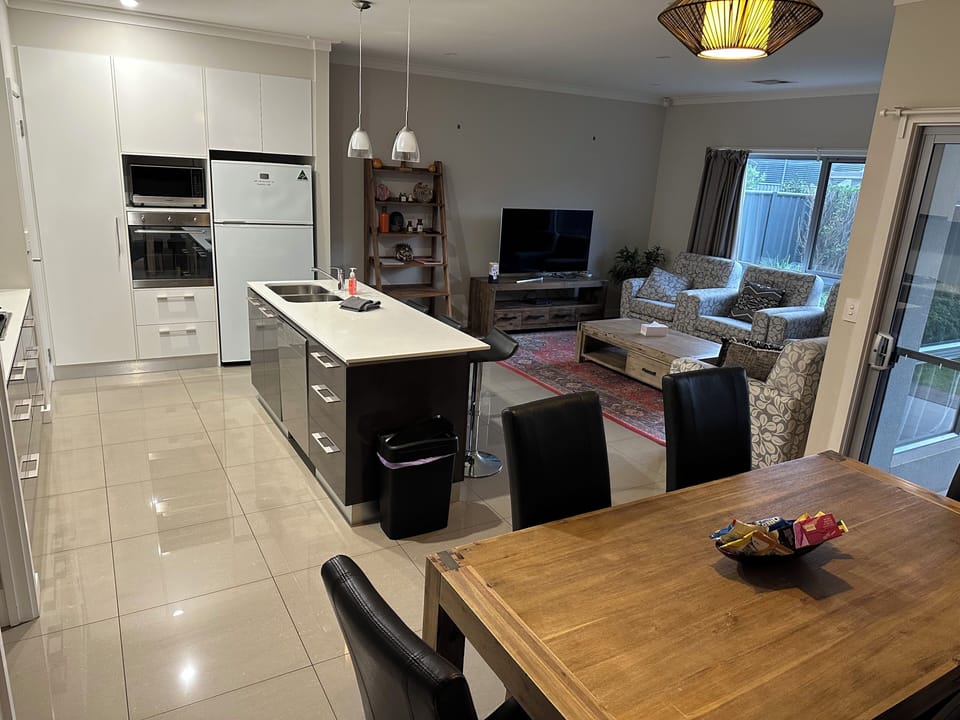 Open plan kitchen/dining/living area