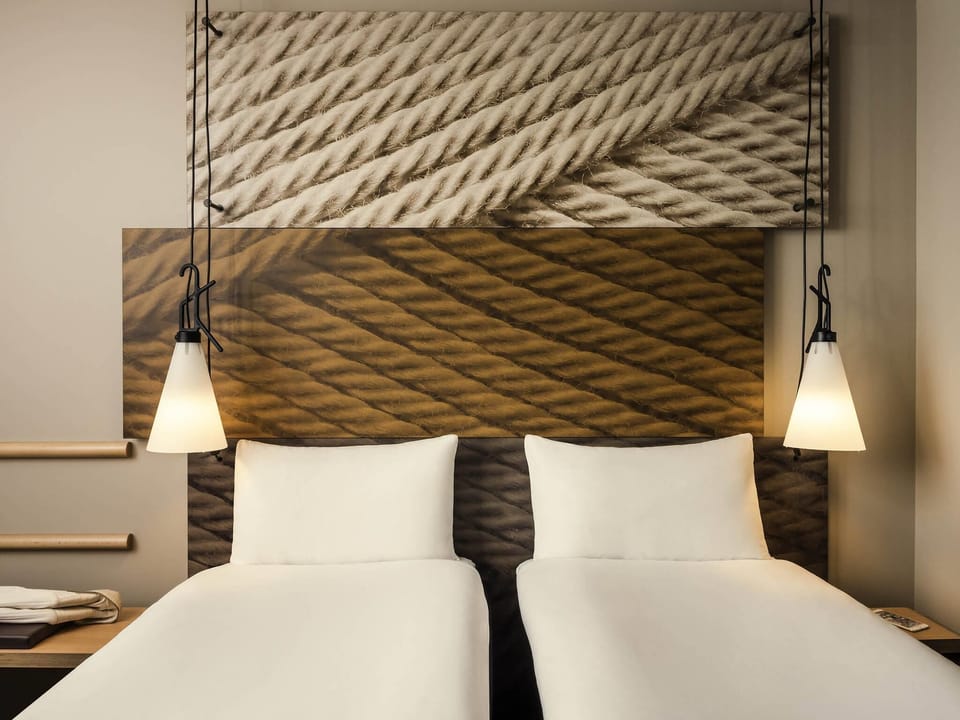 Standard Room, 2 Twin Beds | Premium bedding, in-room safe, individually decorated
