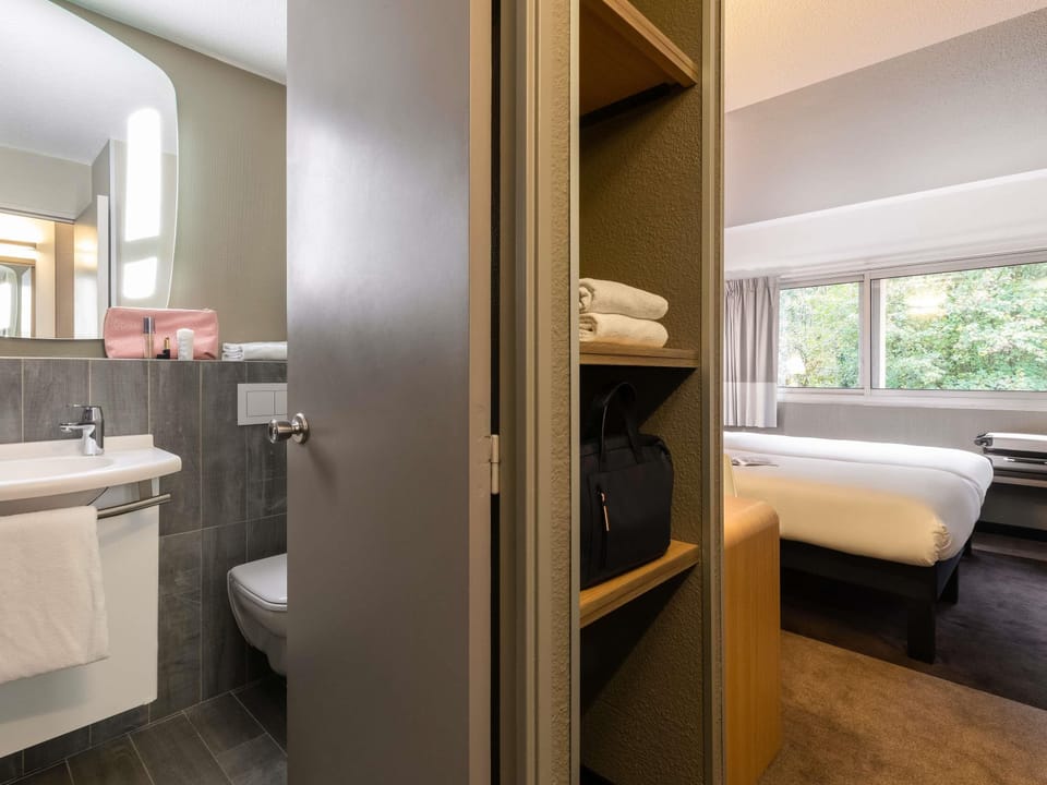 Standard Room, 2 Twin Beds | Bed sheets