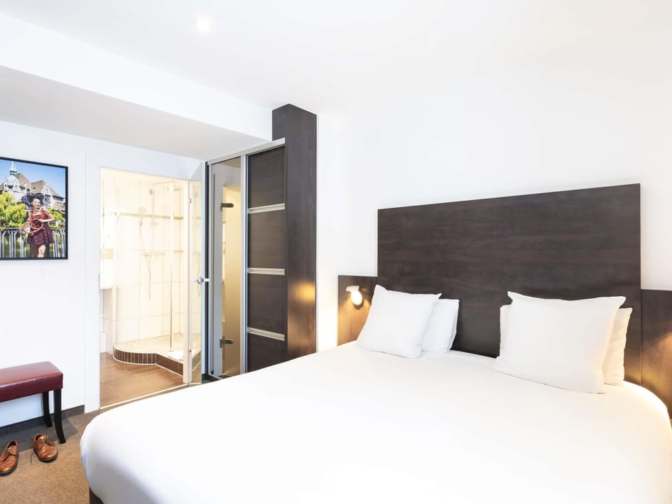 Privilege, Superior Double Room, 1 Double Bed | Premium bedding, Select Comfort beds, in-room safe