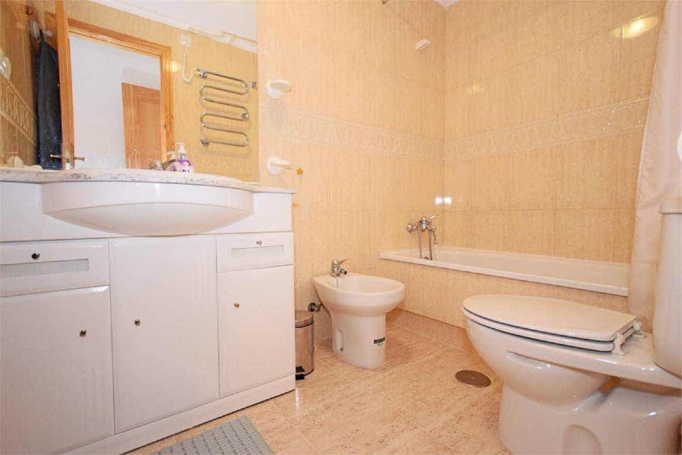 Bathroom 1 in bedroom 1