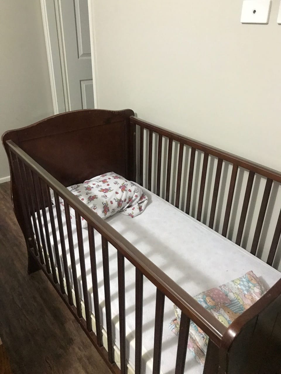 Cot in main bedroom as well as a portacot in the walkinrobe.