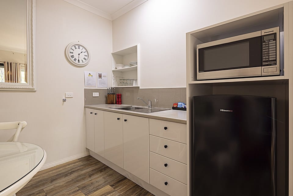Kitchenette-microwave, fridge, jug, toaster, pod coffee machine & BBQ outside