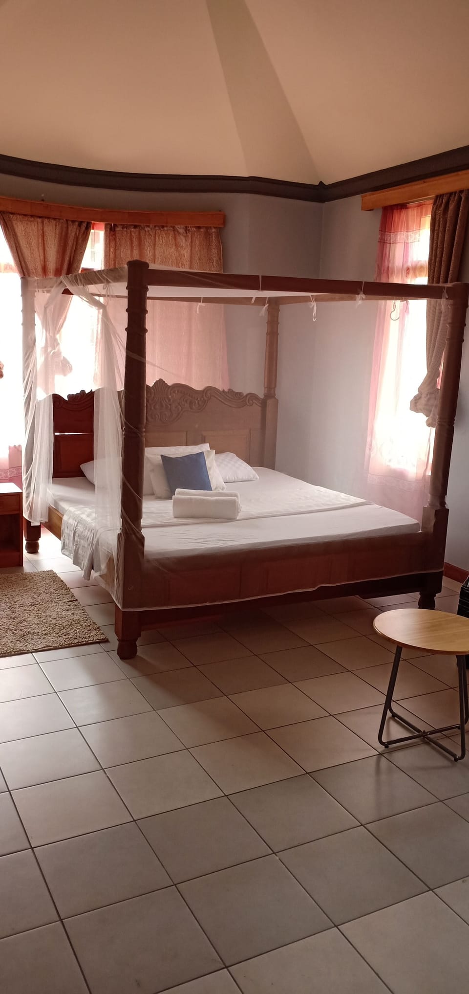 pangoni room ,with king-size bed