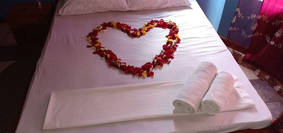honey moon décor.