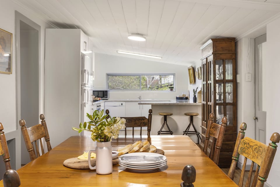 Dining view 2: Plenty of space for a slow morning or a long lunch.