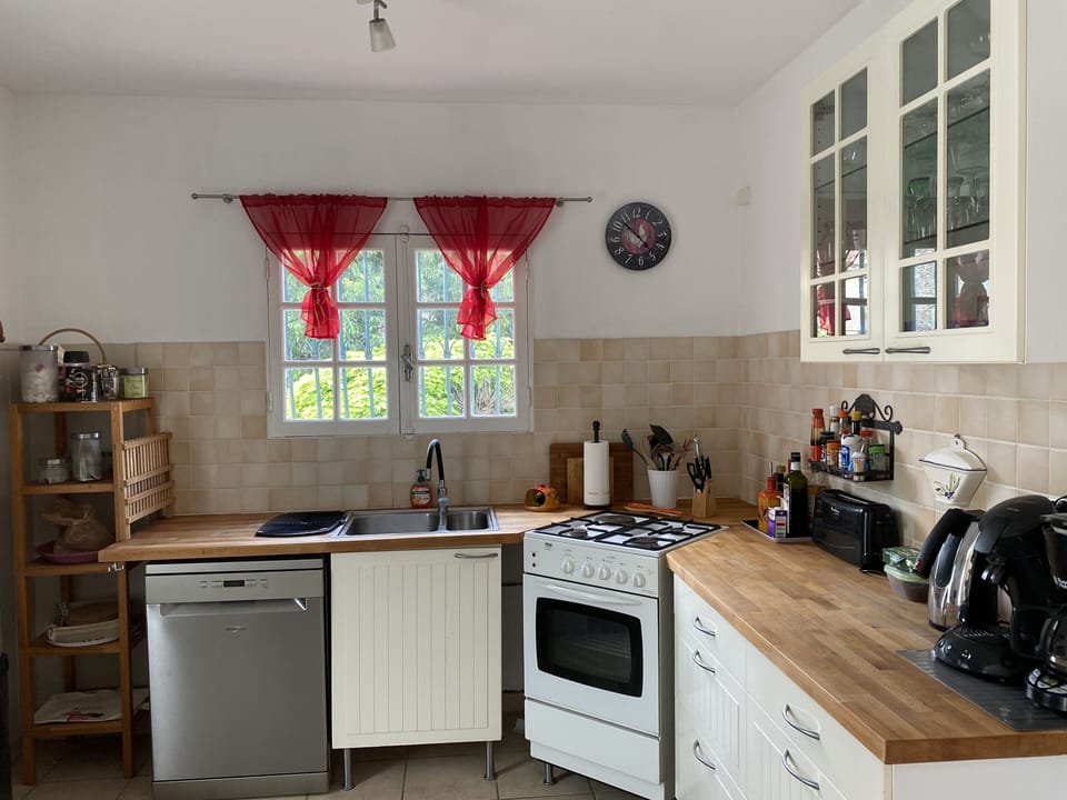 Fully equipped kitchen
