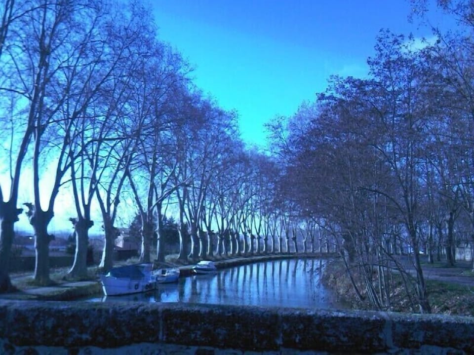 The UNESCO World Heritage Canal du midi is a five-minute drive away