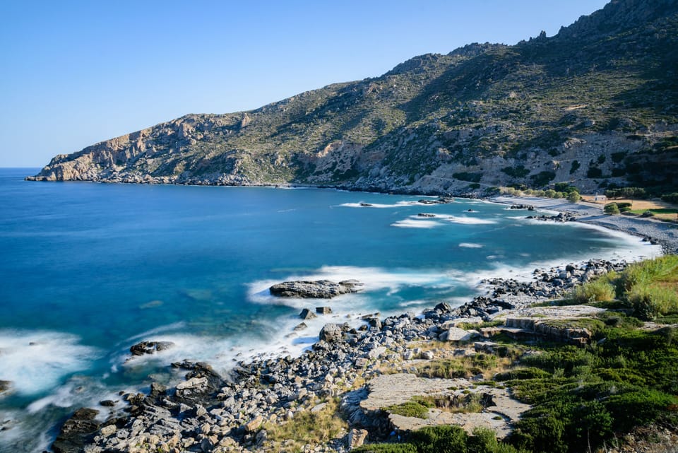 The bay of "Afrotolakkos" directly down at the villa