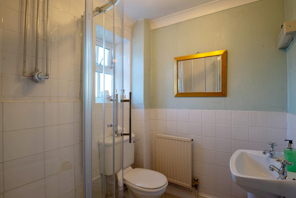 shower in ensuite