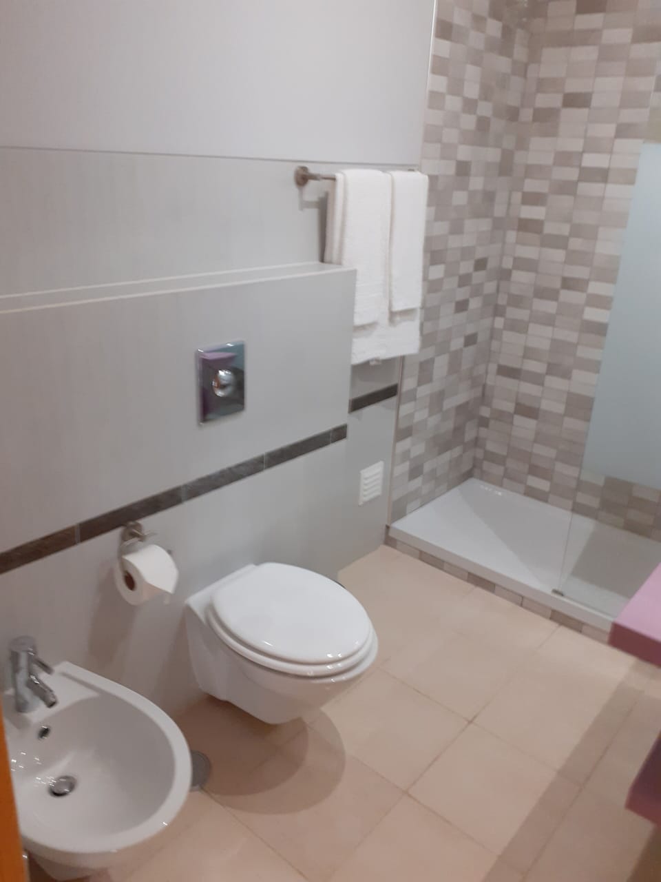 Ensuite shower room