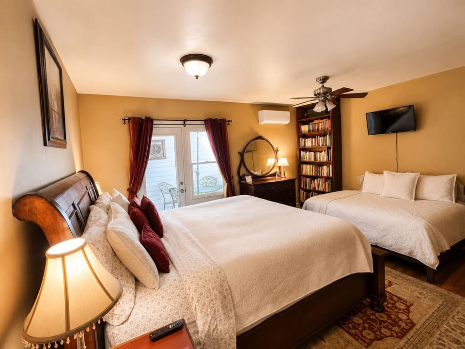 Room, Multiple Beds, Balcony (Stirling) | Iron/ironing board, WiFi (free), bed sheets