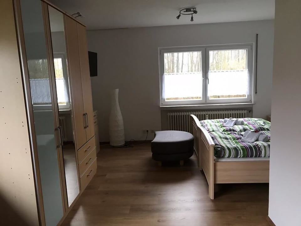 Double Room, Non Smoking | Hypo-allergenic bedding, desk, free WiFi, bed sheets