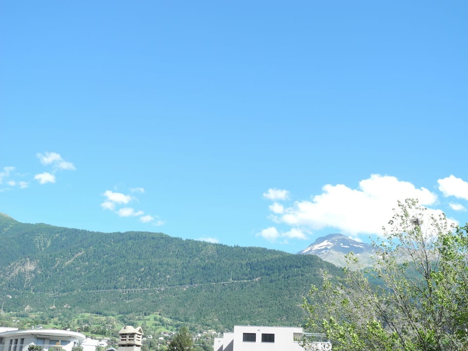 Modern, new 3.5-room apartment in brig with fantastic views of the mountains Apartment in Canton of Valais