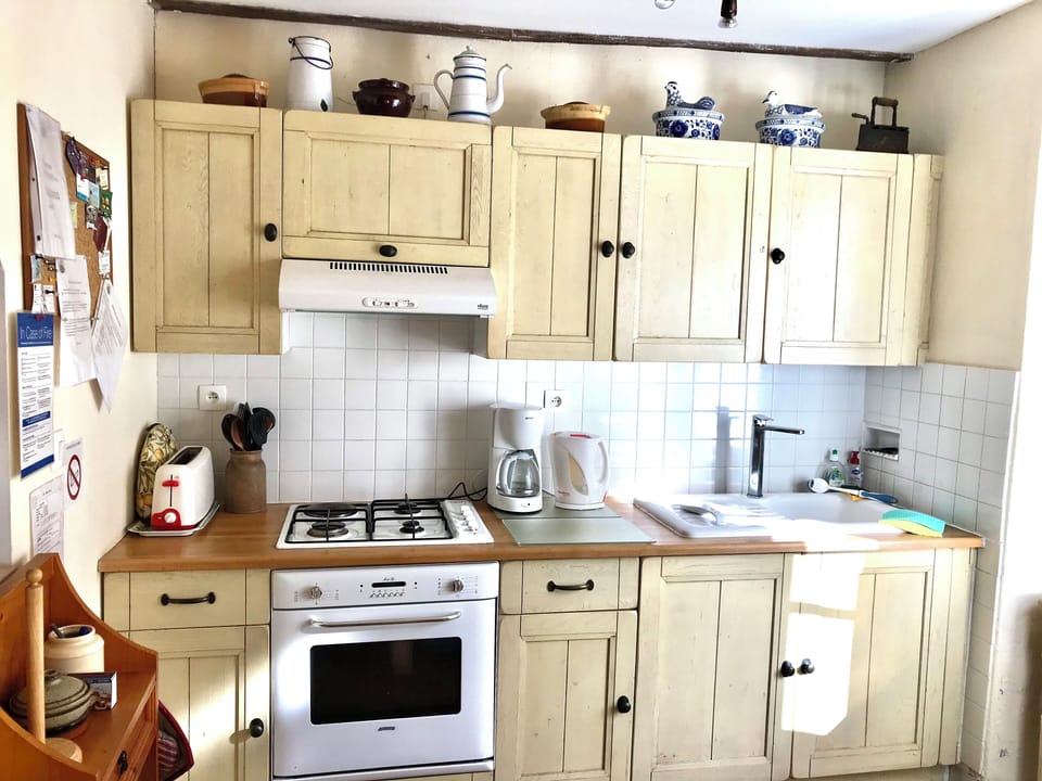 Compact and efficient kitchen