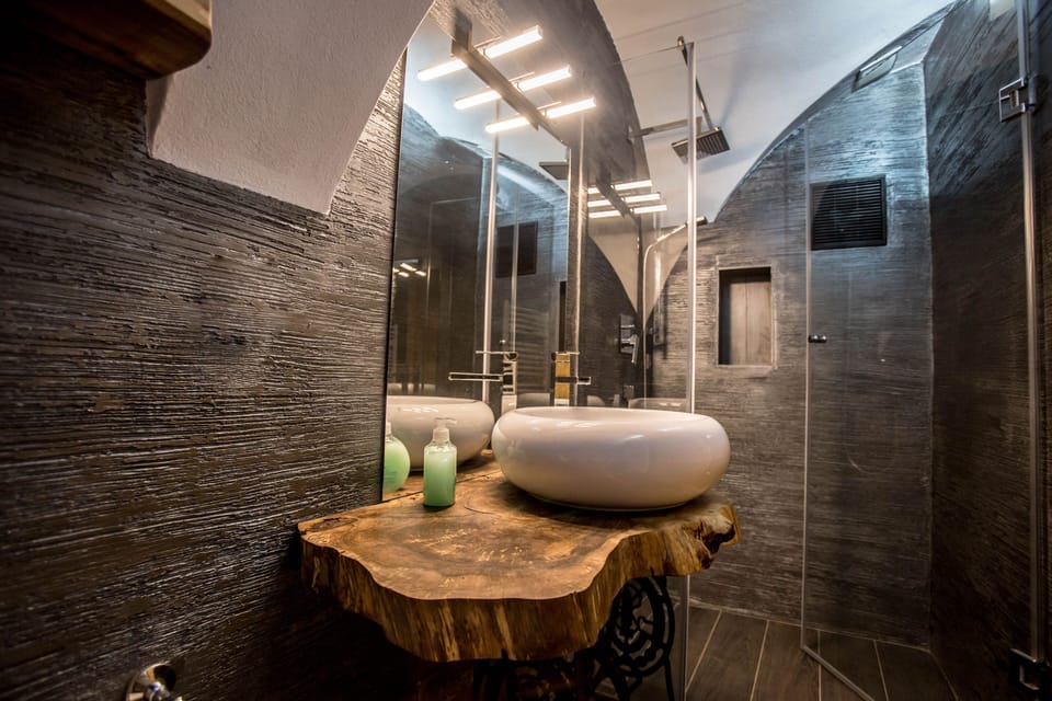Washrom Casa Otto Sighisoara!