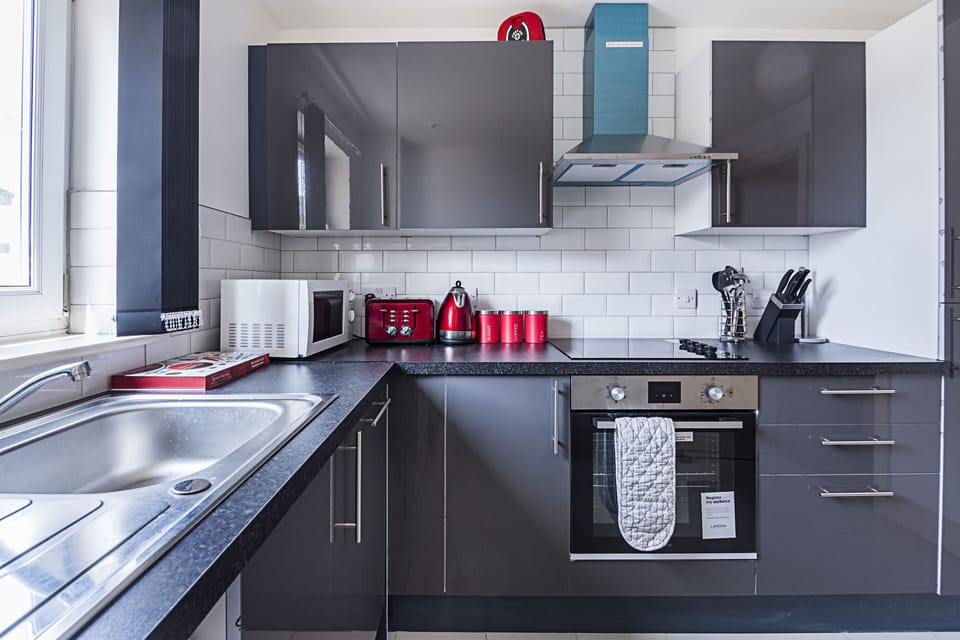 Kitchen with amenities 