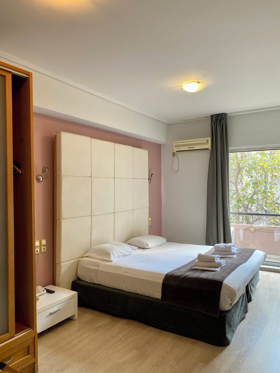 Minibar, blackout drapes, rollaway beds, free WiFi