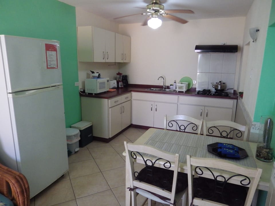 Fully equipped kitchen